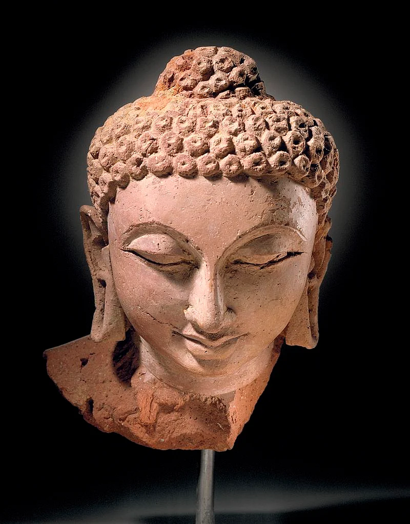 Head of Buddha Shakyamuni, Dev Ni Mori, Shamlaji, Image Courtesy - Wikimedia Commons