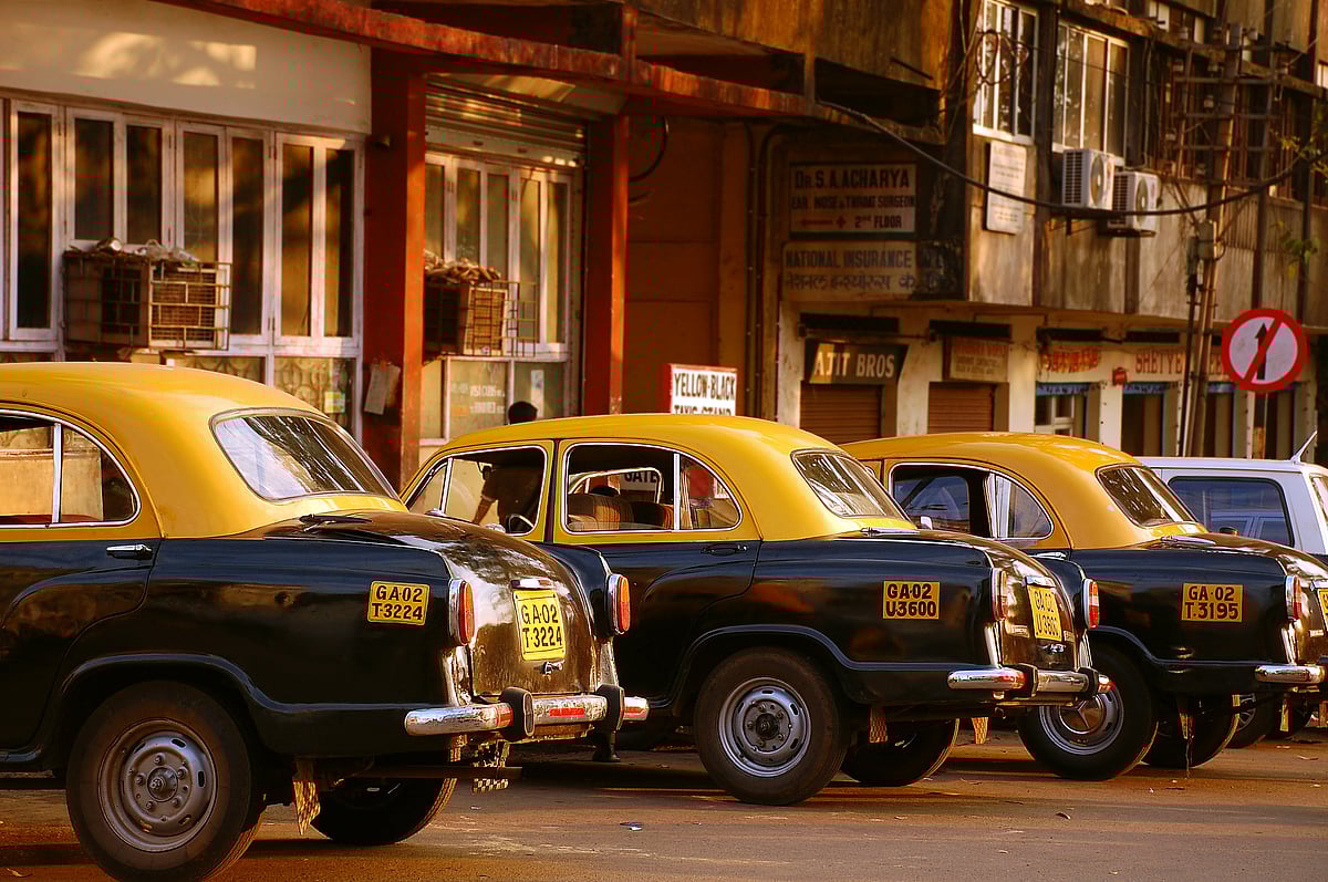 Shutterstock : Taxis in Margao, Goa, India
