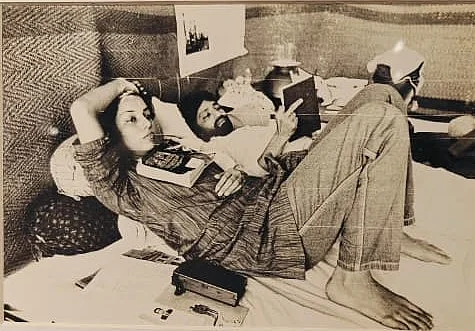 Shabana Azmi and Anand Patwardhan on a hunger strike, by Pradeep Chandra