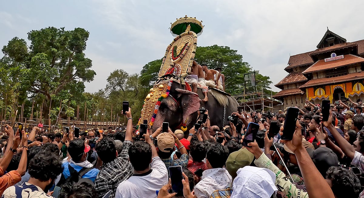 Travellers in north Kerala witness the vibrant Pootham performance