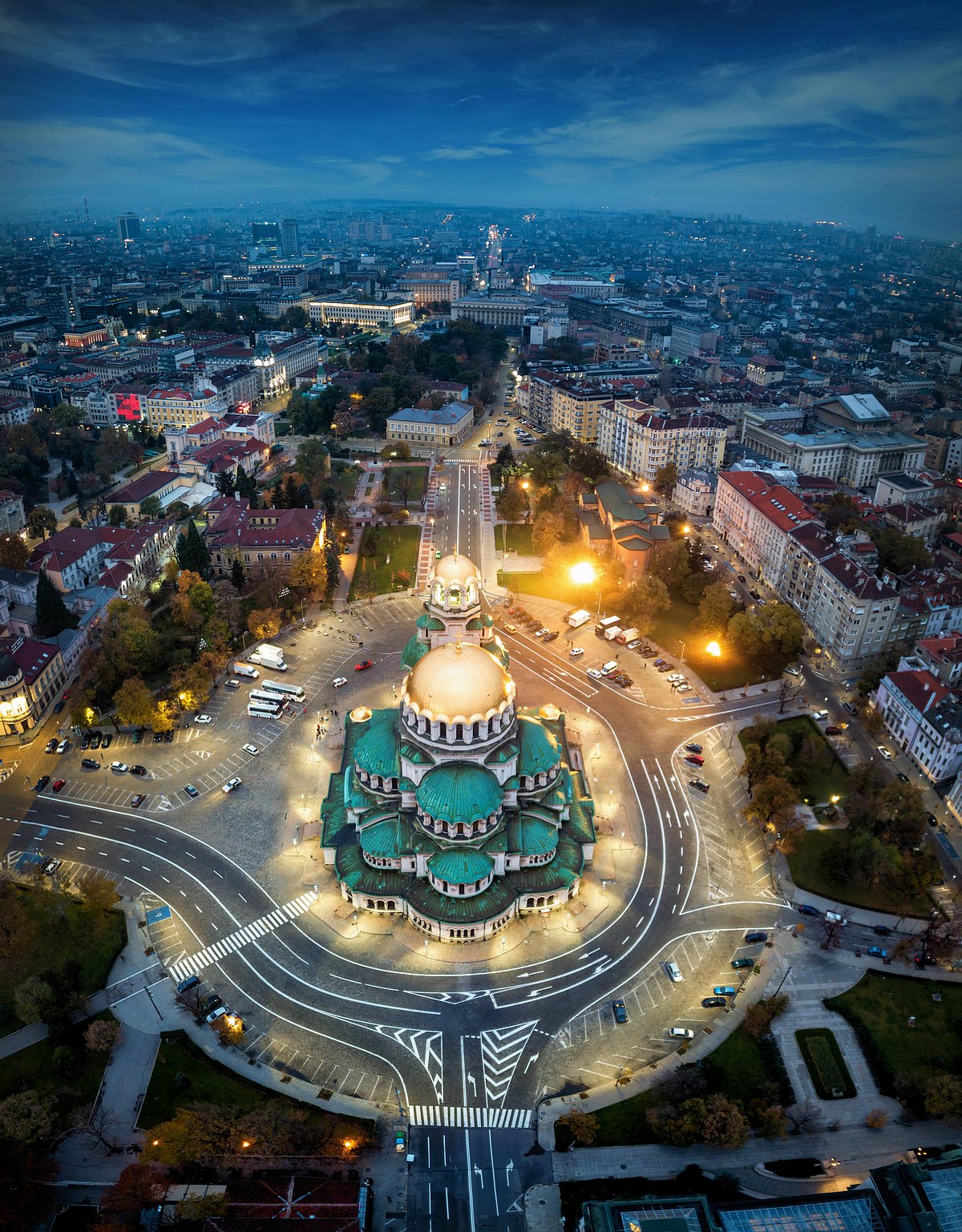 Shutterstock : An aerial view of the Saint Alexander Nevsky Cathedral in Sofia