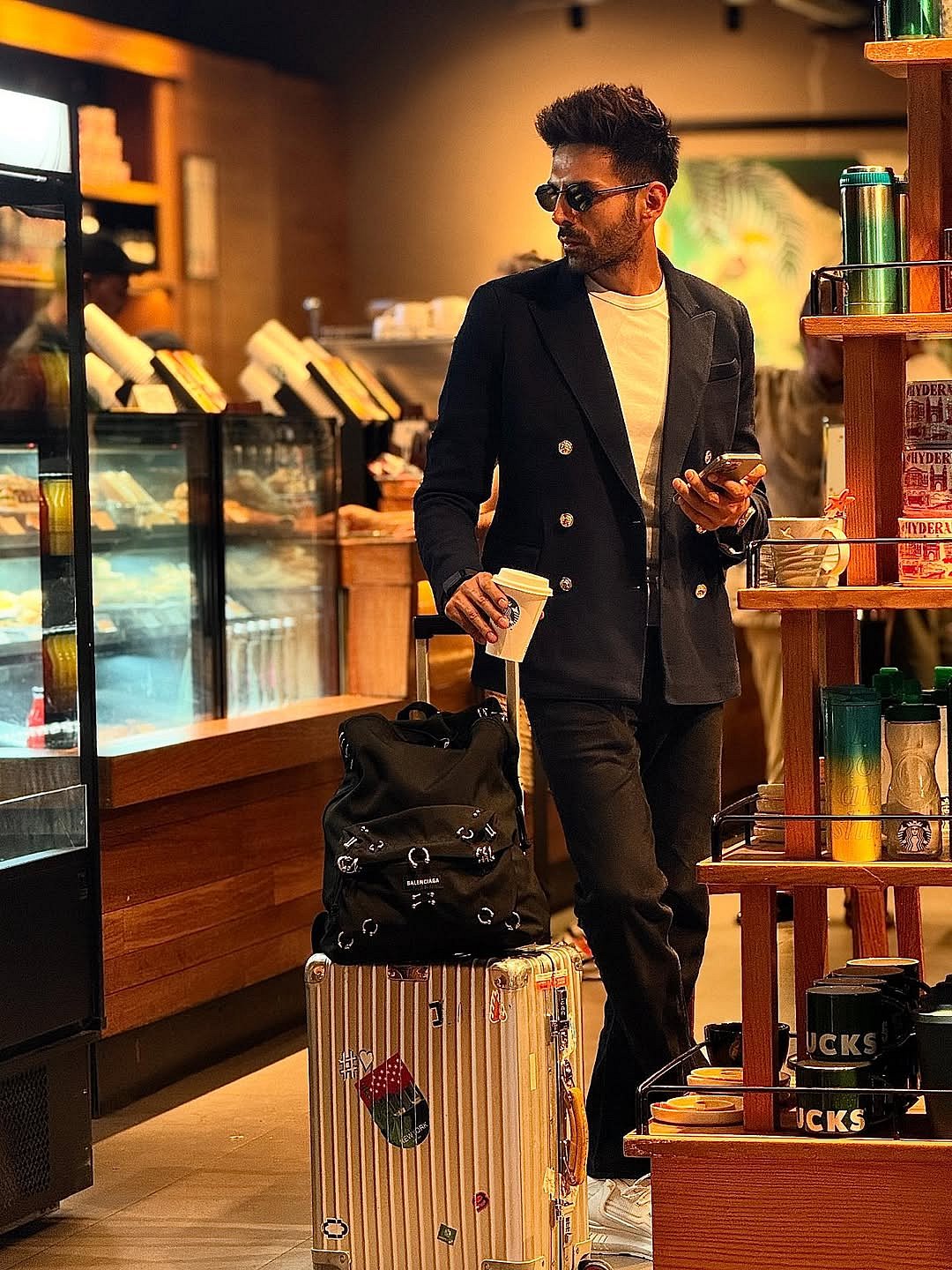 kartikaaryan/instagram : The travel avatar of Kartik Aaryan