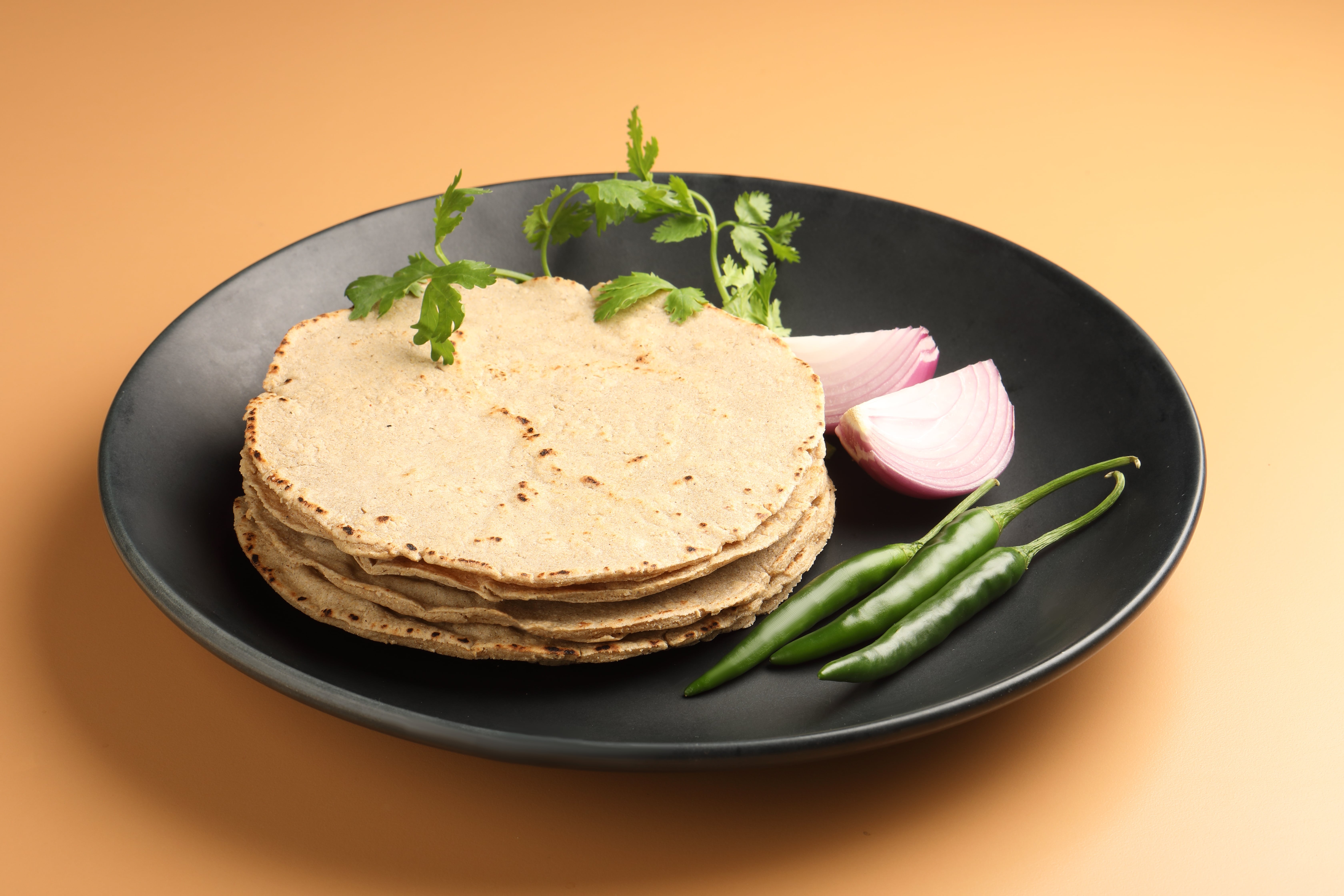 Jowar bhakri (sorghum flatbread) is part of Saoji cuisine