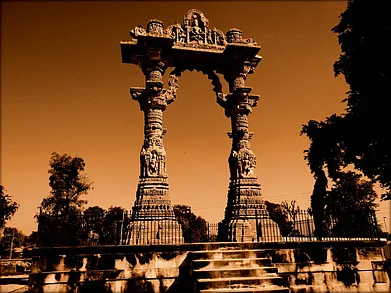 Mitesh51/Wiki Commons : Kirti Toran in Vadnagar