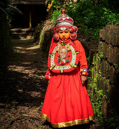 Jithesh Sundar/Shutterstock : Performed by boys from the Vannar community, Onathaaru makes its rounds during the days leading up to Onam