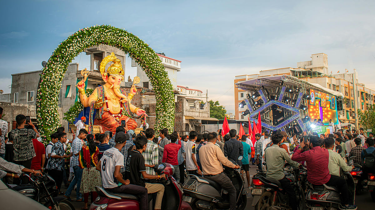 Pexels : Ganesh Visarjan 2025: Cities issue traffic advisories with road closures, diversions, and extended public transport for smoother visarjan day travel