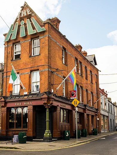 Unsplash : A pub called The Hill