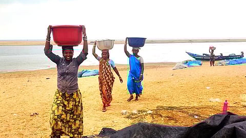 Fishery women in Podempeta