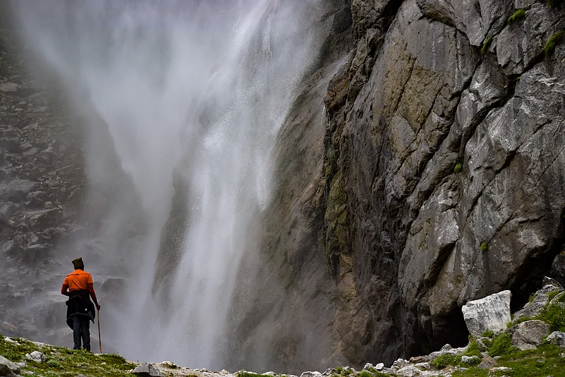 Go on a trek to Vasundhara Falls