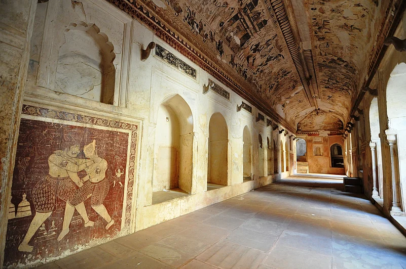 Painted galleries inside Laxmi Narayan Temple