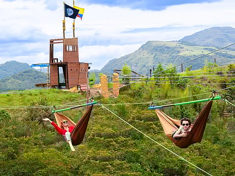 People enjoying at Paso del Ángel Adventure Park 