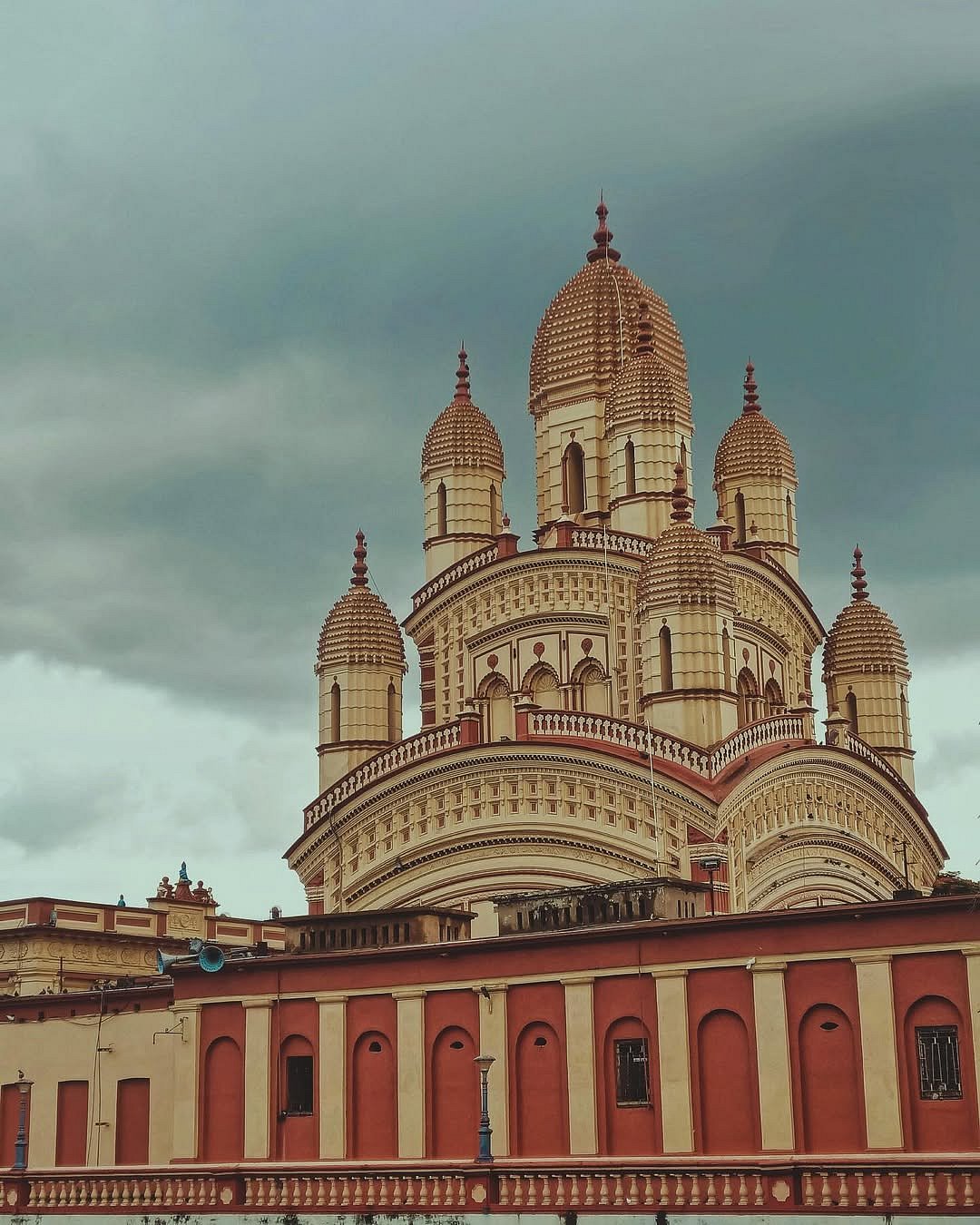 sokolkata/instagram : A view of Dakshineswar Kali Temple