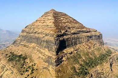 Scenes from around the Salher Fort