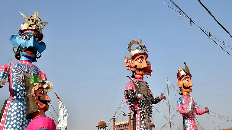 At a Ramlila in New Delhi, where effigies are set up - Deposit Photos