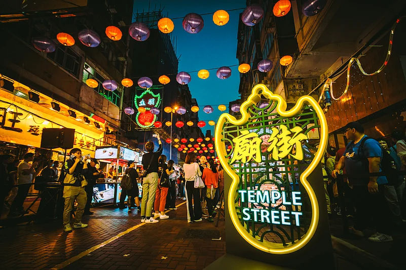 Temple Street is famous for its roadside eats