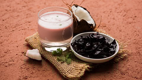 The coastal favourite made with kokum and coconut milk, solkadhi is both digestive and refreshing.