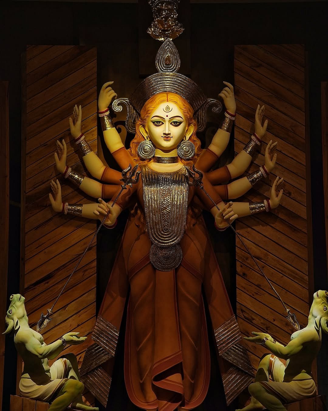 kolkatazzz/instagram : A view from Aahiritola Yubakbrinda