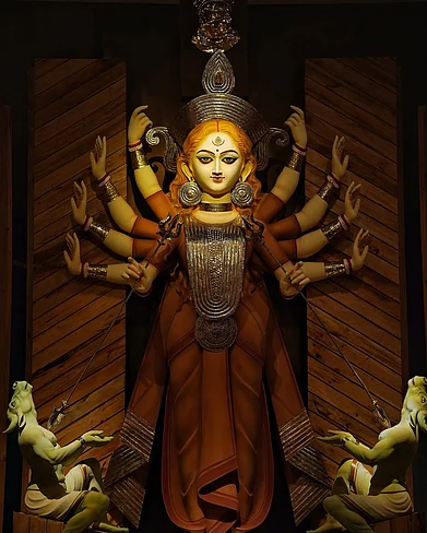 kolkatazzz/instagram : A view from Aahiritola Yubakbrinda