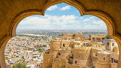 Step into the golden world of Sonar Qila at Cooperative Ground, where CR Park’s pandals tell a cinematic tale