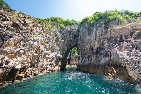 Sai Kung, often called Hong Kong’s “back garden,” is a paradise of turquoise waters, volcanic rock formations, and fishing villages