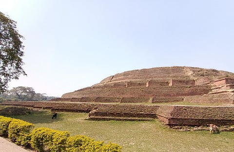 A view of Lauriya Nandangarh Stupa