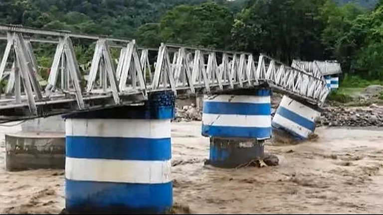 The collapse of the Dudhia Iron Bridge, which connects Mirik and Kurseong, has severed a vital transport link, leaving hundreds of residents stranded - X/ANI