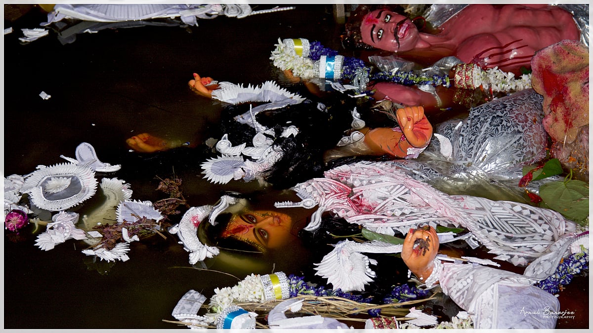 (Representational Image) Violence erupted during a Durga Puja idol immersion in Cuttack as clashes between two groups led to stone-pelting, injuries, and property damage.