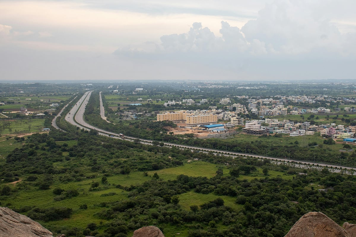 Pexels : India’s highways go digital as NHAI introduces QR code signboards for instant access to project details, emergency contacts, and nearby facilities. 