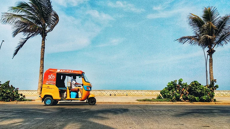 Enjoy sunshine and windy evenings at the Promenade, Pondicherry - Unsplash