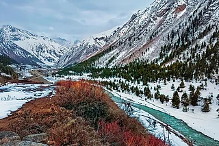 Shutterstock : Chitkul, the last village before the Indo-Tibet border