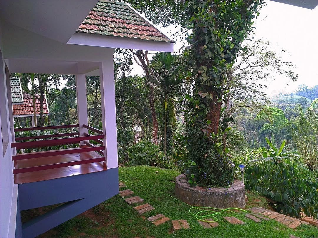 Dhanagiri features a restored 19th-century colonial bungalow