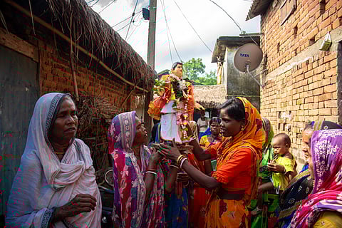 Princess Bhadravati fell in love with a young man named Anjan, but their love met a tragic and mysterious end when she suddenly disappeared.