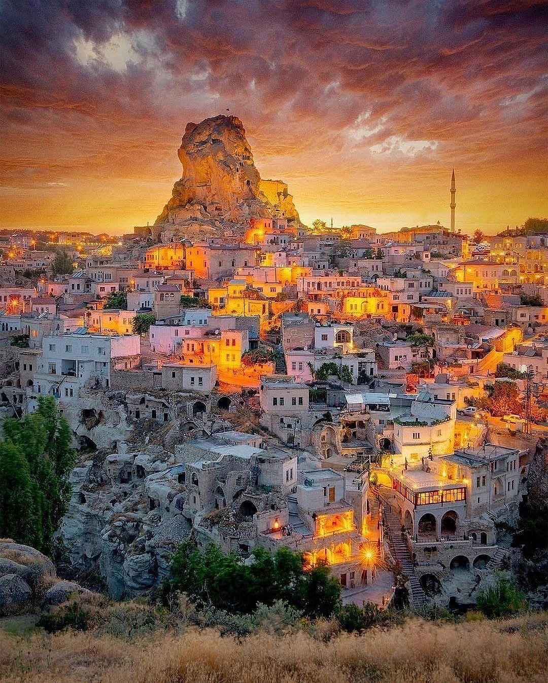 iincredible_europe/instagram : Sunset at Cappadocia