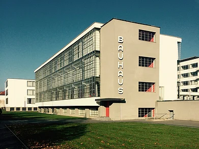 Hisashi Oshite/Unsplash : Bauhaus, Dessau, Germany