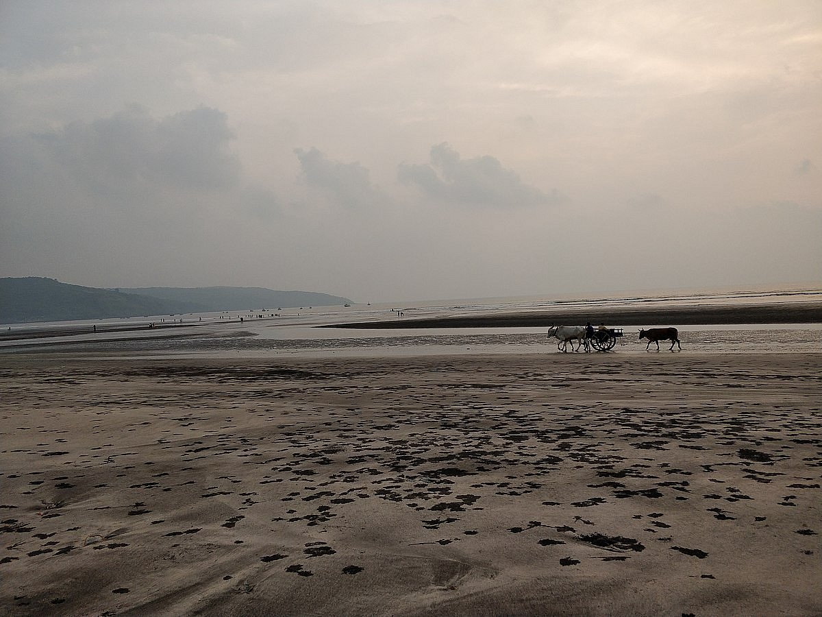 Sunset over Ladghar beach
