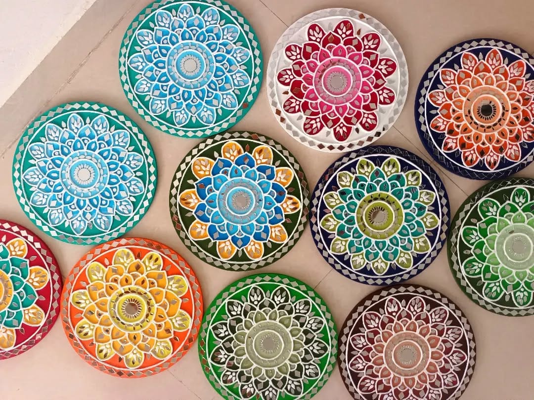 Immerse yourself in the traditional craft of Lippan Art, and spend the afternoon creating your own intricate mud-and-mirror masterpiece. 