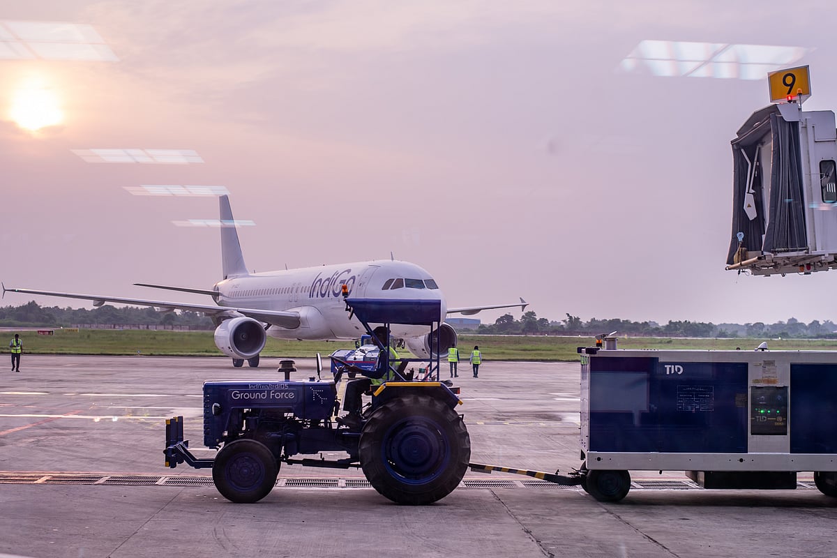 Shutterstock : An aircraft prepares for takeoff at Agartala’s Maharaja Bir Bikram Airport