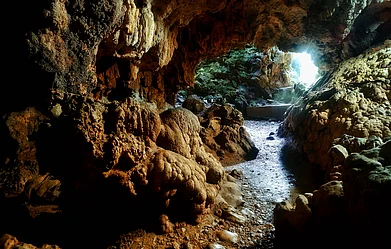 Shutterstock : Limestone chambers of Mawsmai Caves