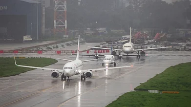 Unsplash : Visakhapatnam and Vijayawada airports halt flights as Andhra Pradesh prepares for impact