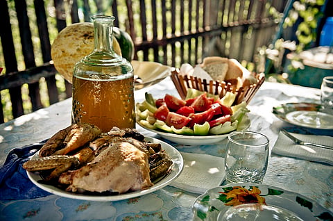 In Speia, a lunch with homemade food