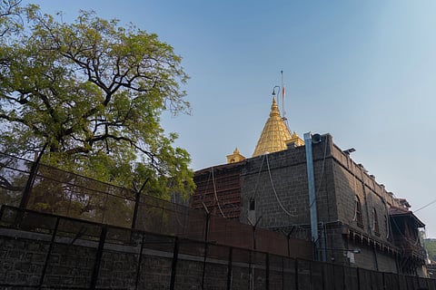 A major pilgrimage centre honouring Sai Baba, known for its Samadhi Mandir, soulful bhajans, and daily community meals.