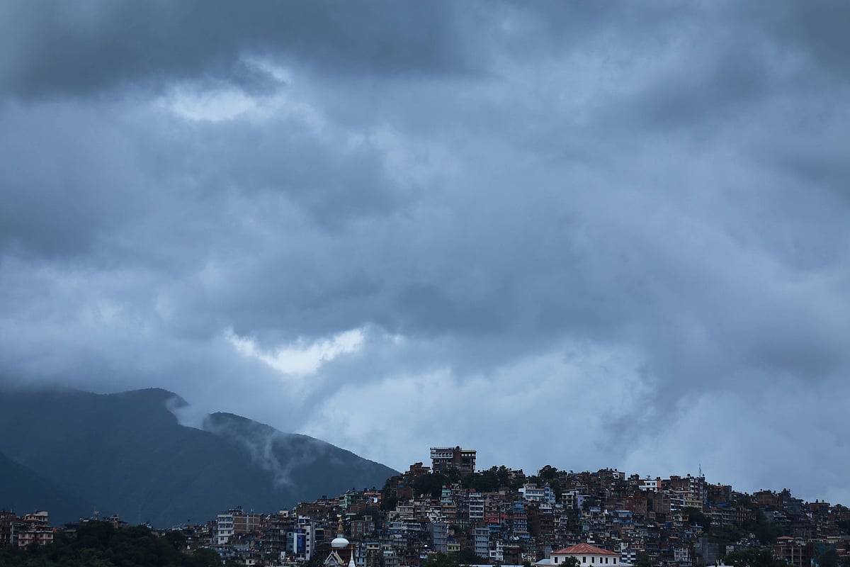 Shutterstock : Cyclone Montha sweeps across Nepal, bringing heavy rain and snowfall to popular trekking regions like Everest and Kanchenjunga
