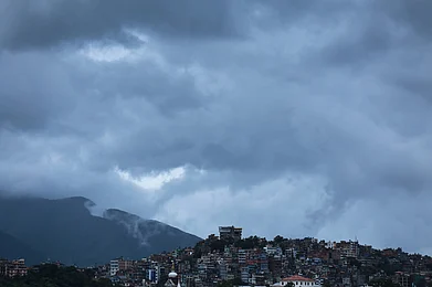 Shutterstock : Cyclone Montha sweeps across Nepal, bringing heavy rain and snowfall to popular trekking regions like Everest and Kanchenjunga