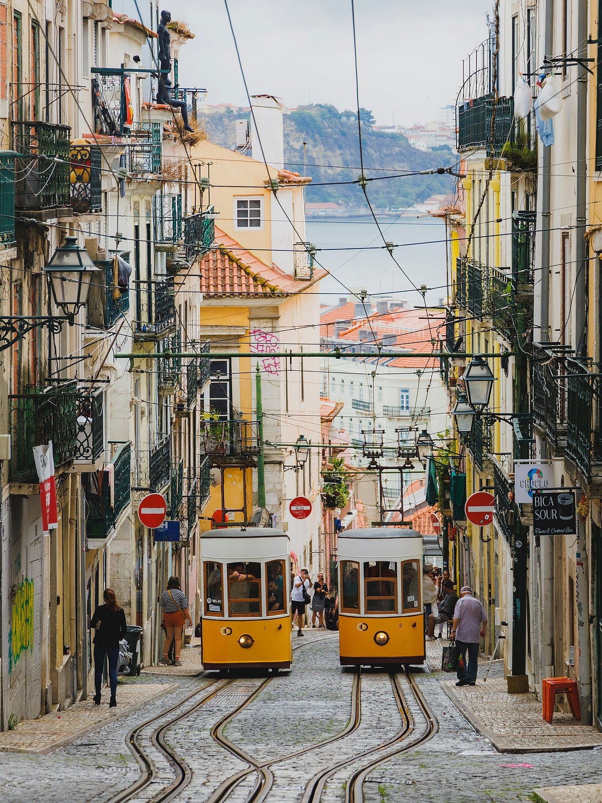 Unsplash : A street in Lisbon, Spain