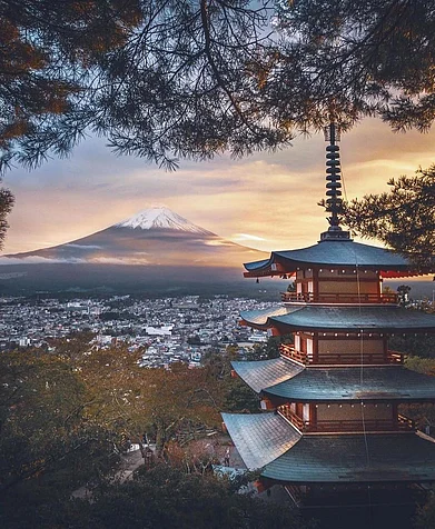 japan.explores/instagram : Sunset hour at Mount Fuji
