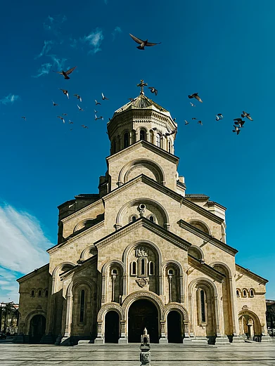Unsplash : Holy Trinity Cathedral of Tbilisi in Georgia