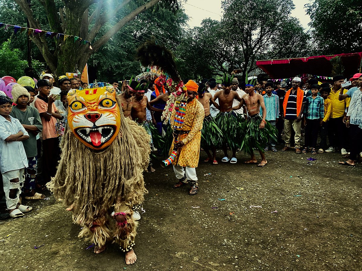 In Pimpalsond, dancers embody tigers, forest spirits, and mythological figures