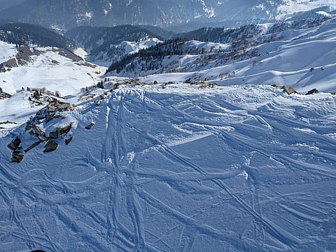 Gulmarg stands out as India’s premier ski destination, with powdery slopes, the iconic Gondola, and world-class winter adventure.