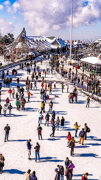 Shutterstock : A day of white Christmas in Shimla