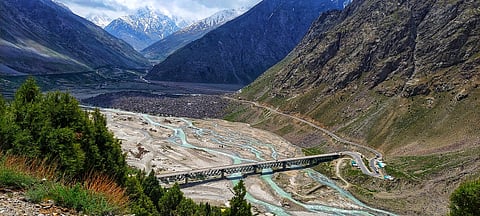 The spctacular view of Lahul valley as you climb to Darcha